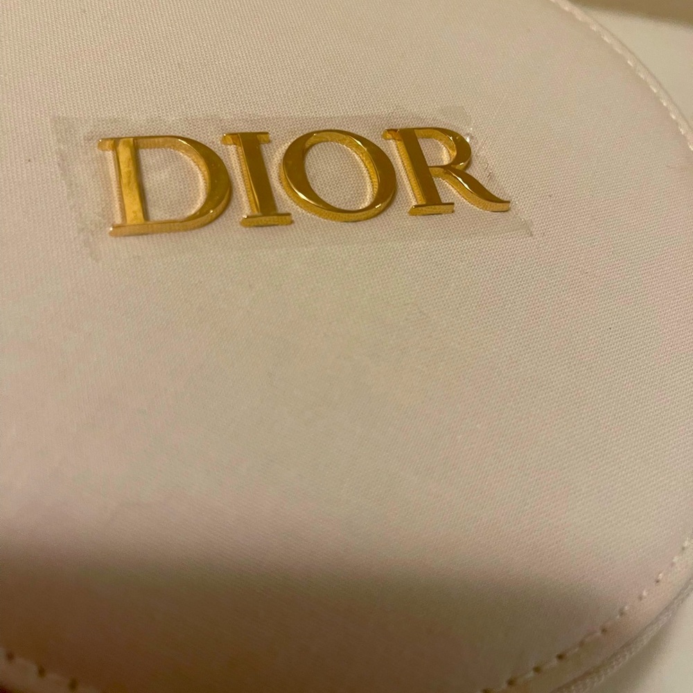 Dior Beauty Travel Case - Picture 4 of 8